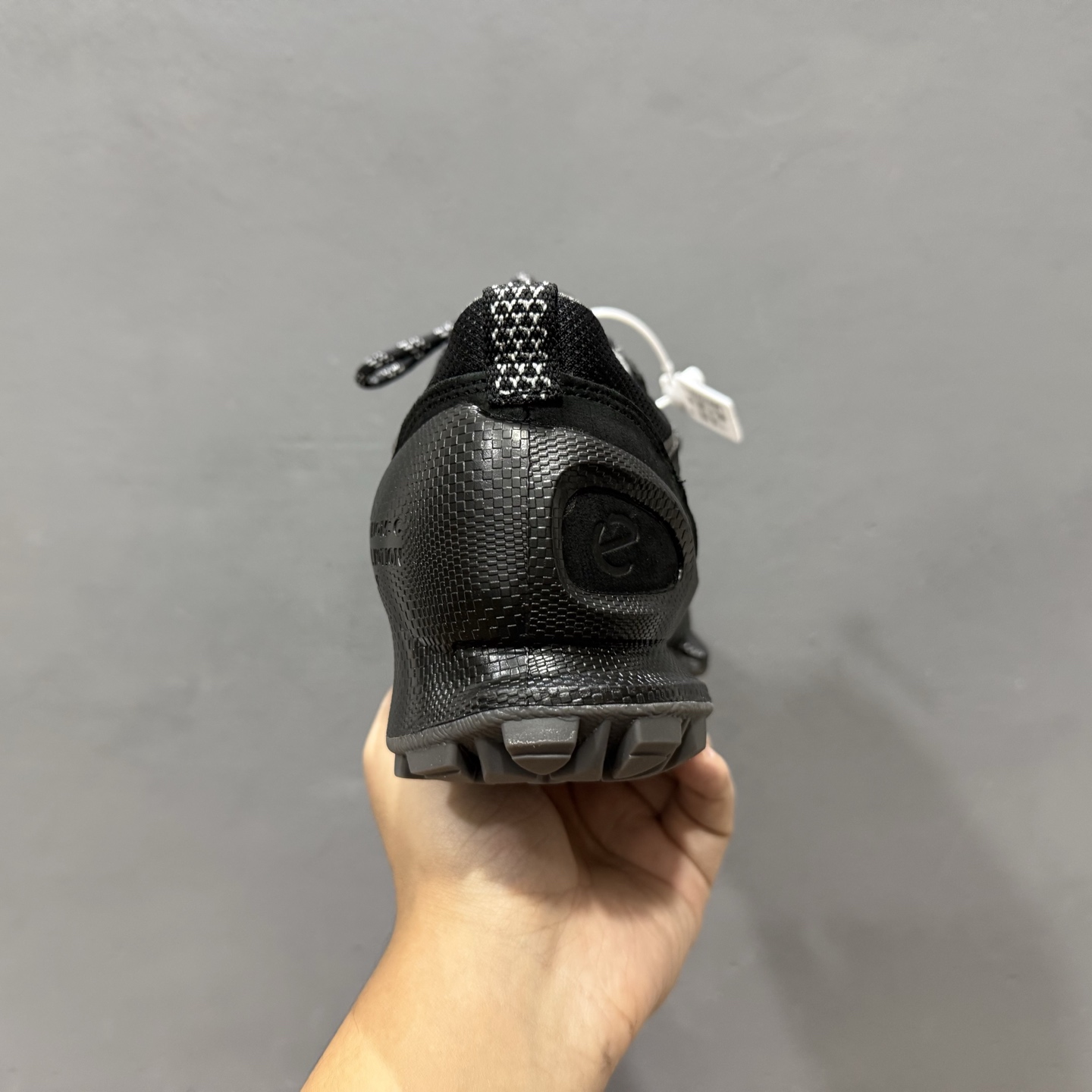 ECCO爱步男鞋2025新款运动鞋防水透气户外健步鞋BIOMC踪迹系列