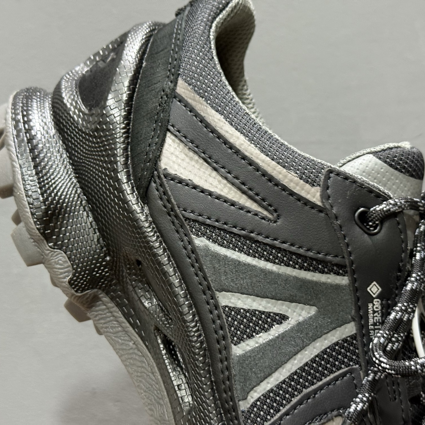 ECCO爱步男鞋2025新款运动鞋防水透气户外健步鞋BIOMC踪迹系列