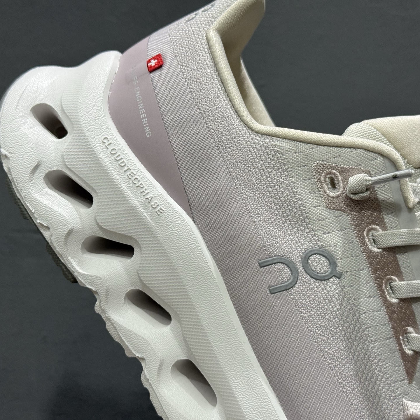 独家实拍昂跑 Cloud 6 系列 网面透气运动鞋跑步鞋