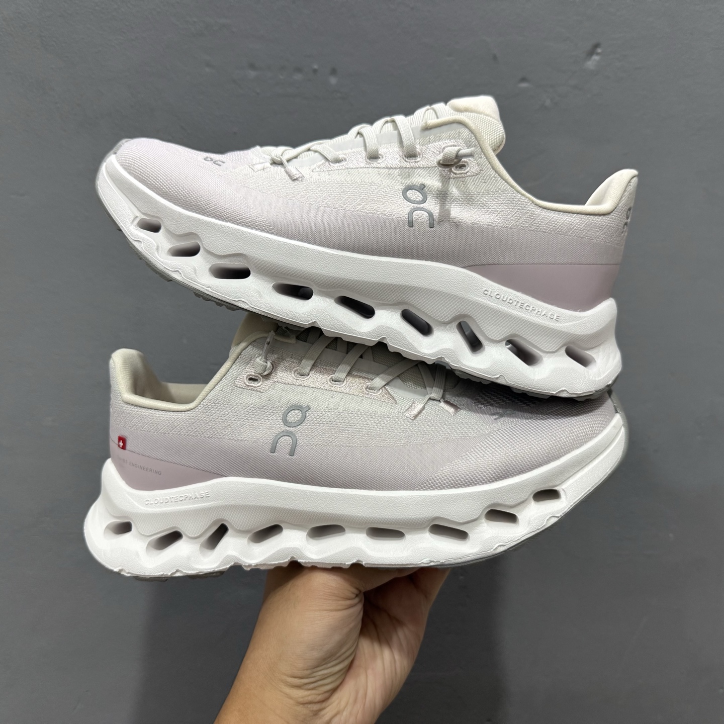 独家实拍昂跑 Cloud 6 系列 网面透气运动鞋跑步鞋