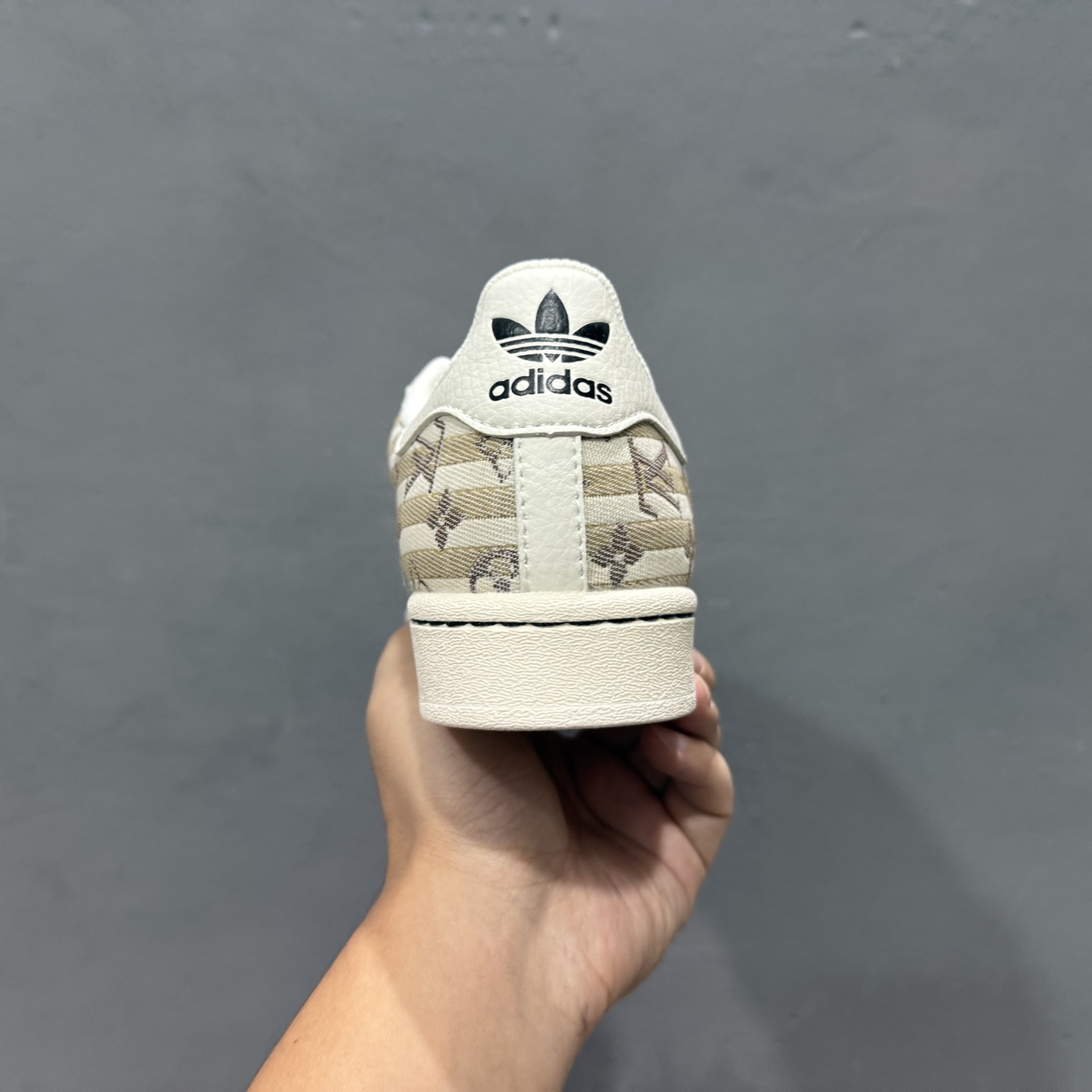 独家实拍 AD Originals lv联名款黑白金配色 贝壳头 JY8920 独家实拍 AD Originals lv联名款黑白金配色 贝壳头 JY8920