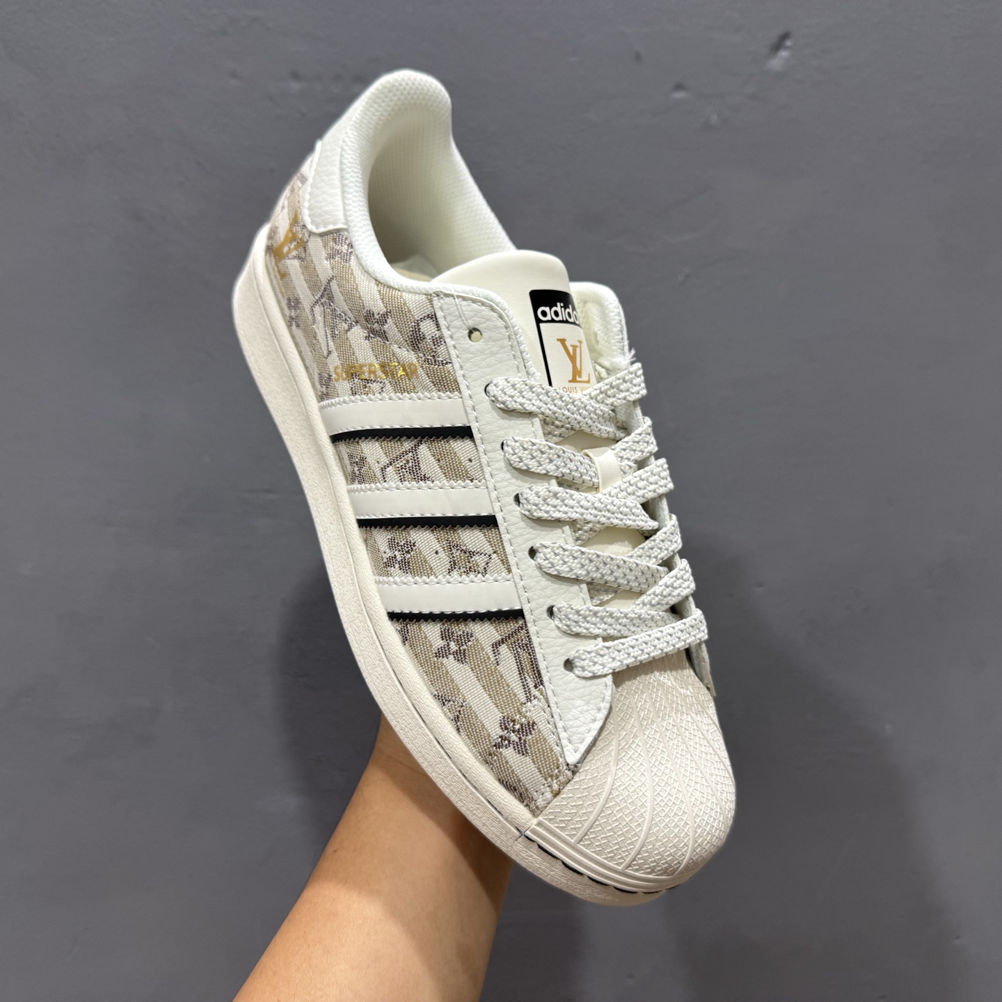 独家实拍 AD Originals lv联名款黑白金配色 贝壳头 JY8920 独家实拍 AD Originals lv联名款黑白金配色 贝壳头 JY8920