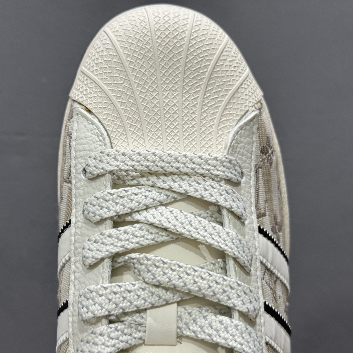 独家实拍 AD Originals lv联名款黑白金配色 贝壳头 JY8920 独家实拍 AD Originals lv联名款黑白金配色 贝壳头 JY8920