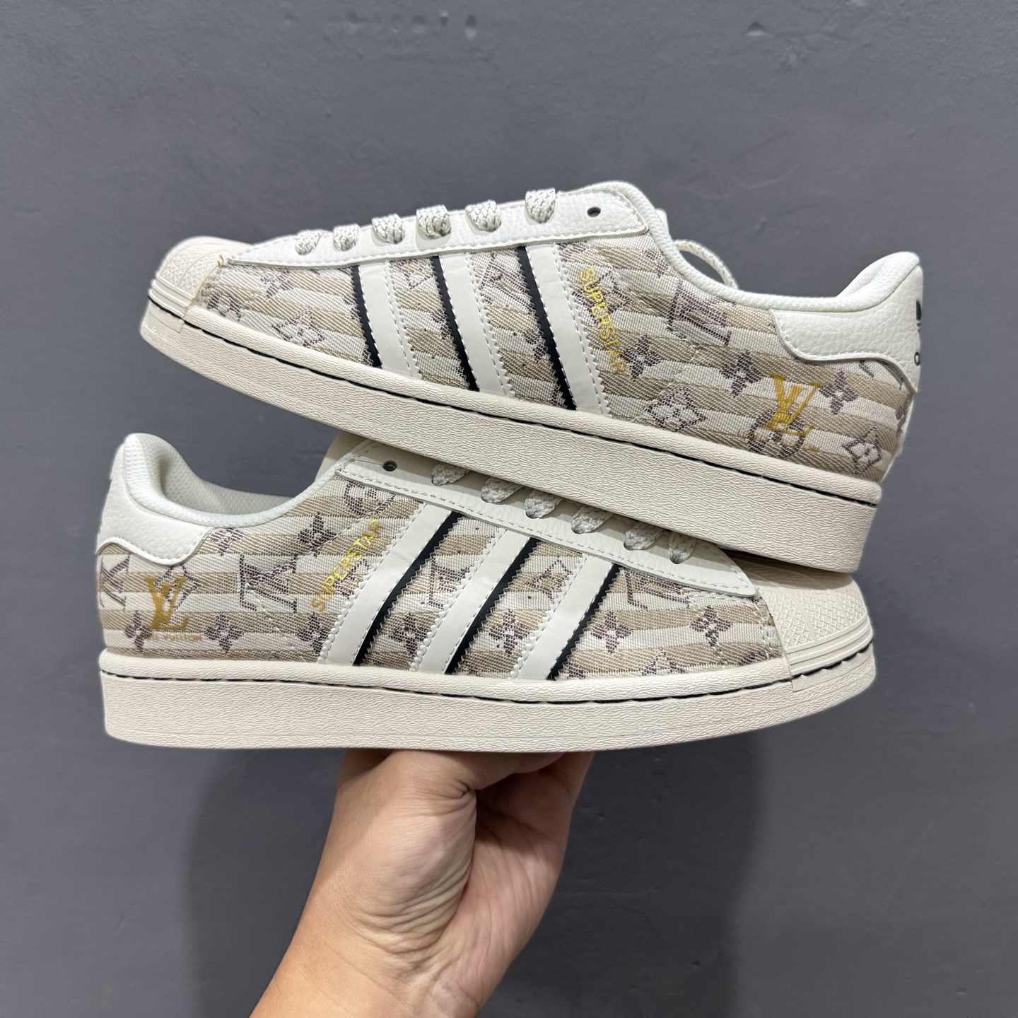 独家实拍 AD Originals lv联名款黑白金配色 贝壳头 JY8920 独家实拍 AD Originals lv联名款黑白金配色 贝壳头 JY8920