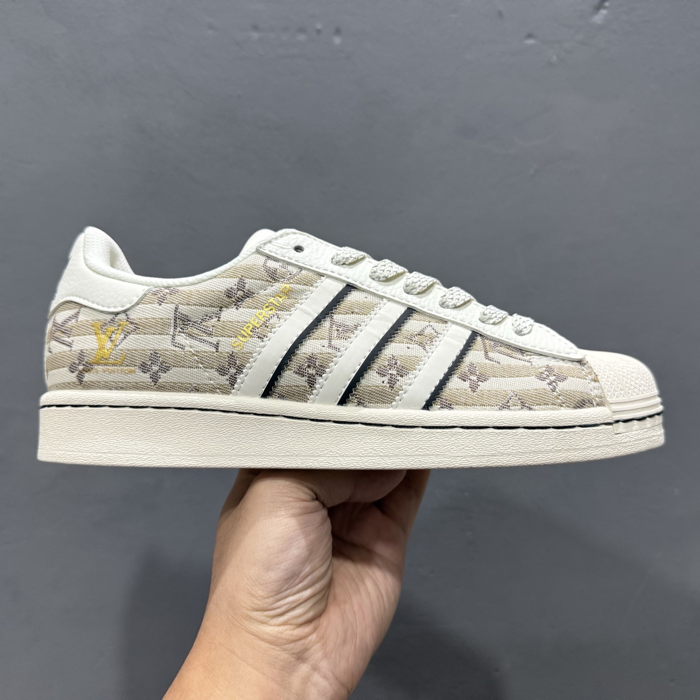 独家实拍 AD Originals lv联名款黑白金配色 贝壳头 JY8920 独家实拍 AD Originals lv联名款黑白金配色 贝壳头 JY8920