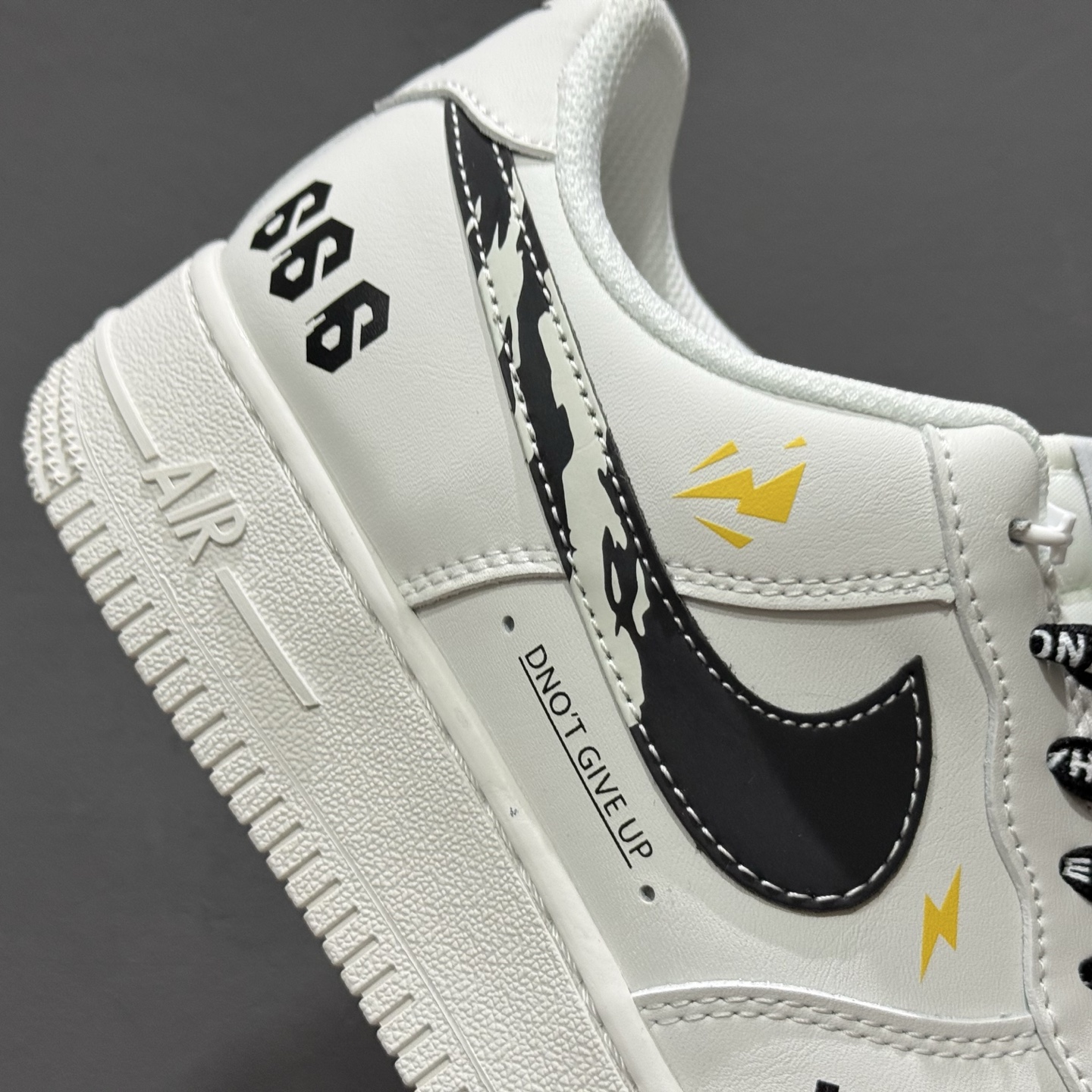 NIke Air Force 1 '07 Low 白黑条形码 JP8028-072