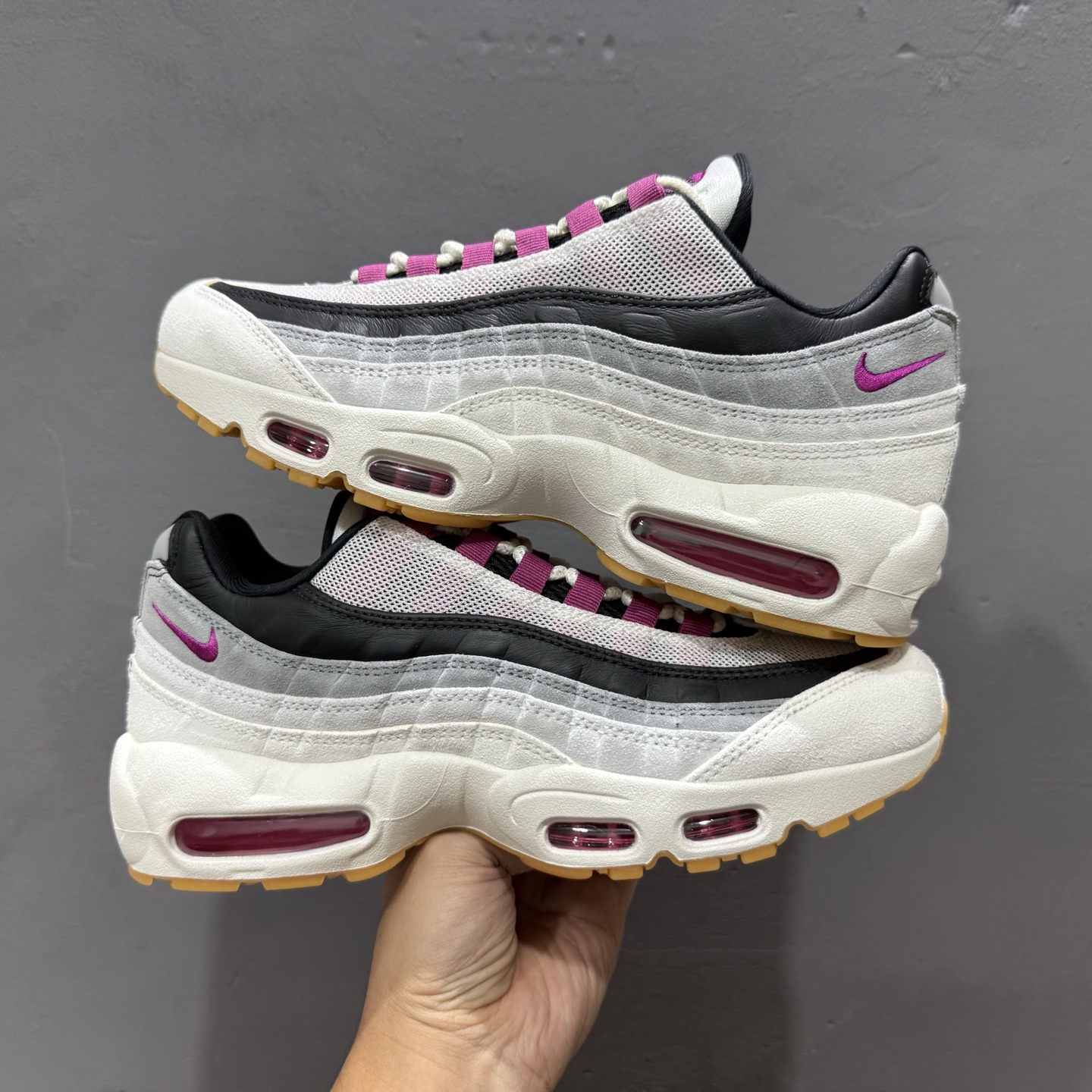 Nike Air Max 95复古減震气垫跑鞋 HF7545-100