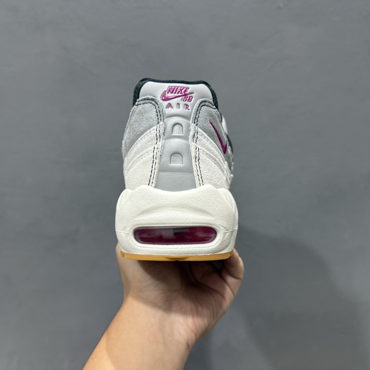 Nike Air Max 95复古減震气垫跑鞋 HF7545-100
