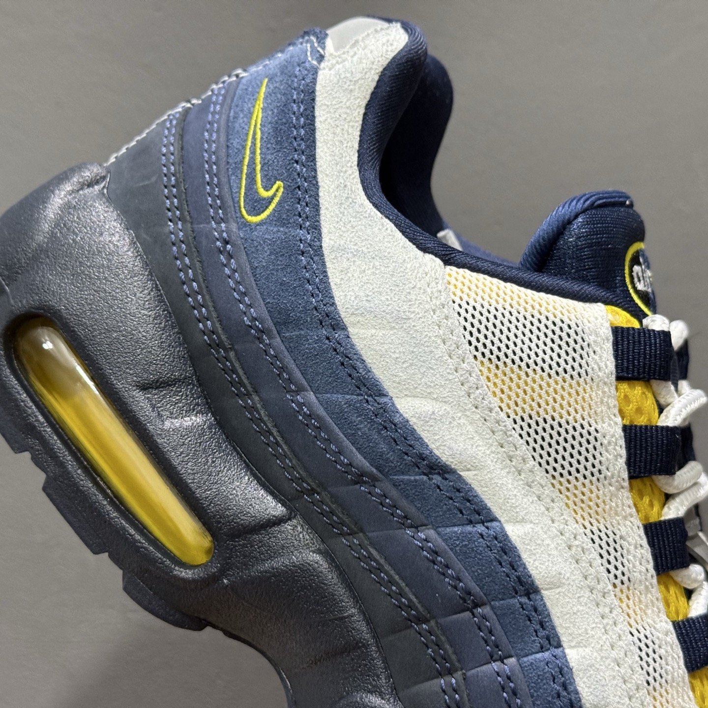 Nike Air Max 95复古減震气垫跑鞋 HQ8492-400