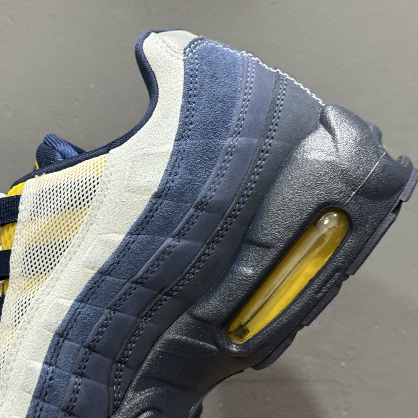 Nike Air Max 95复古減震气垫跑鞋 HQ8492-400