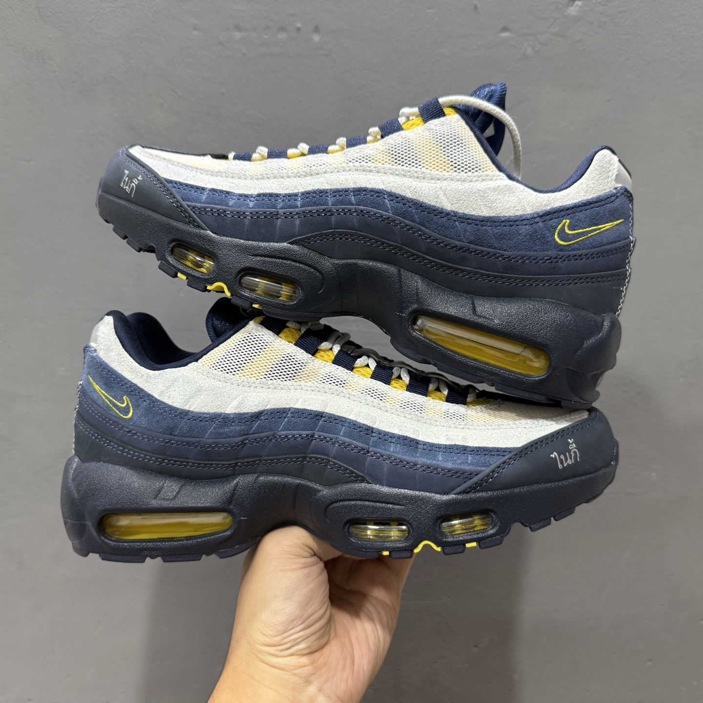Nike Air Max 95复古減震气垫跑鞋 HQ8492-400
