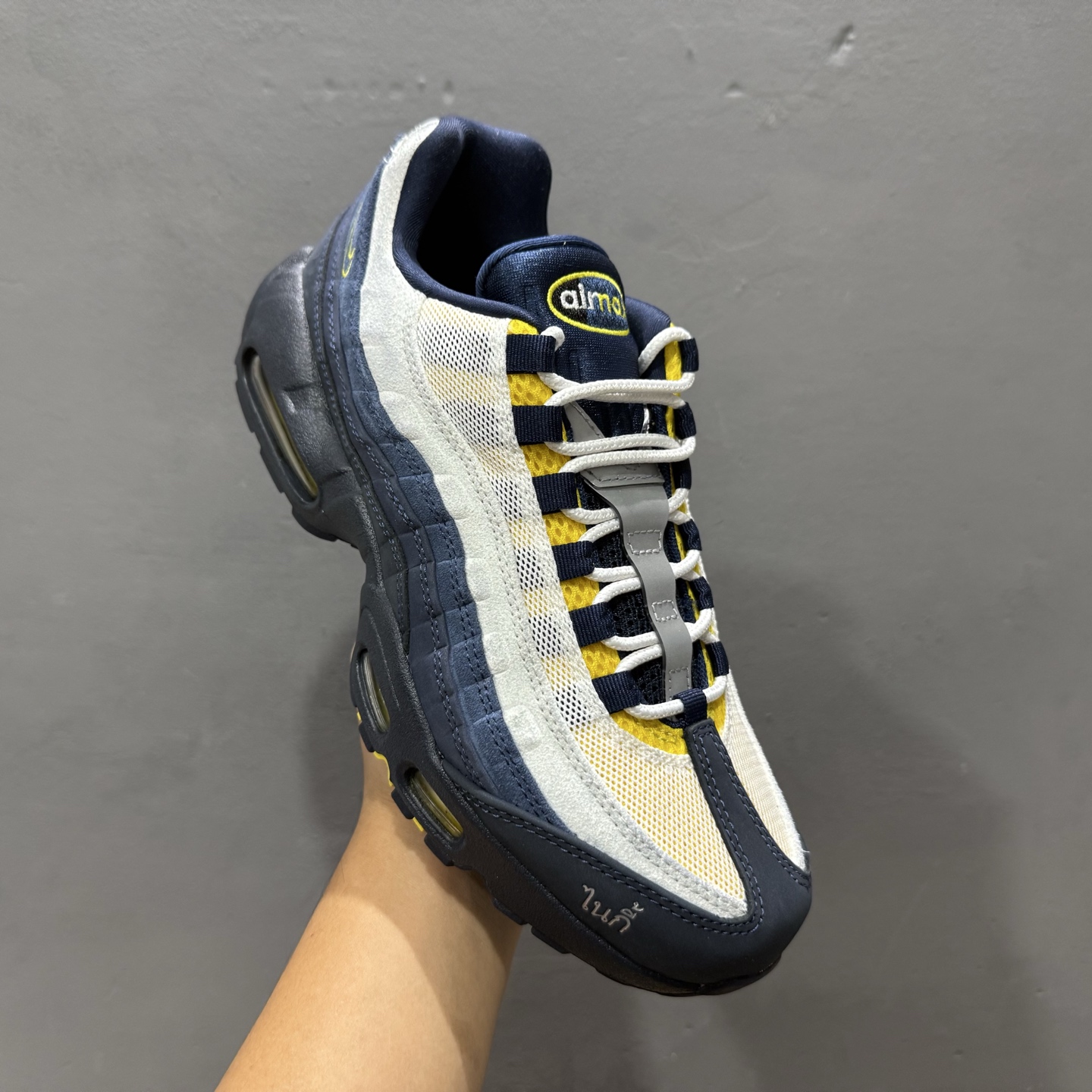 Nike Air Max 95复古減震气垫跑鞋 HQ8492-400