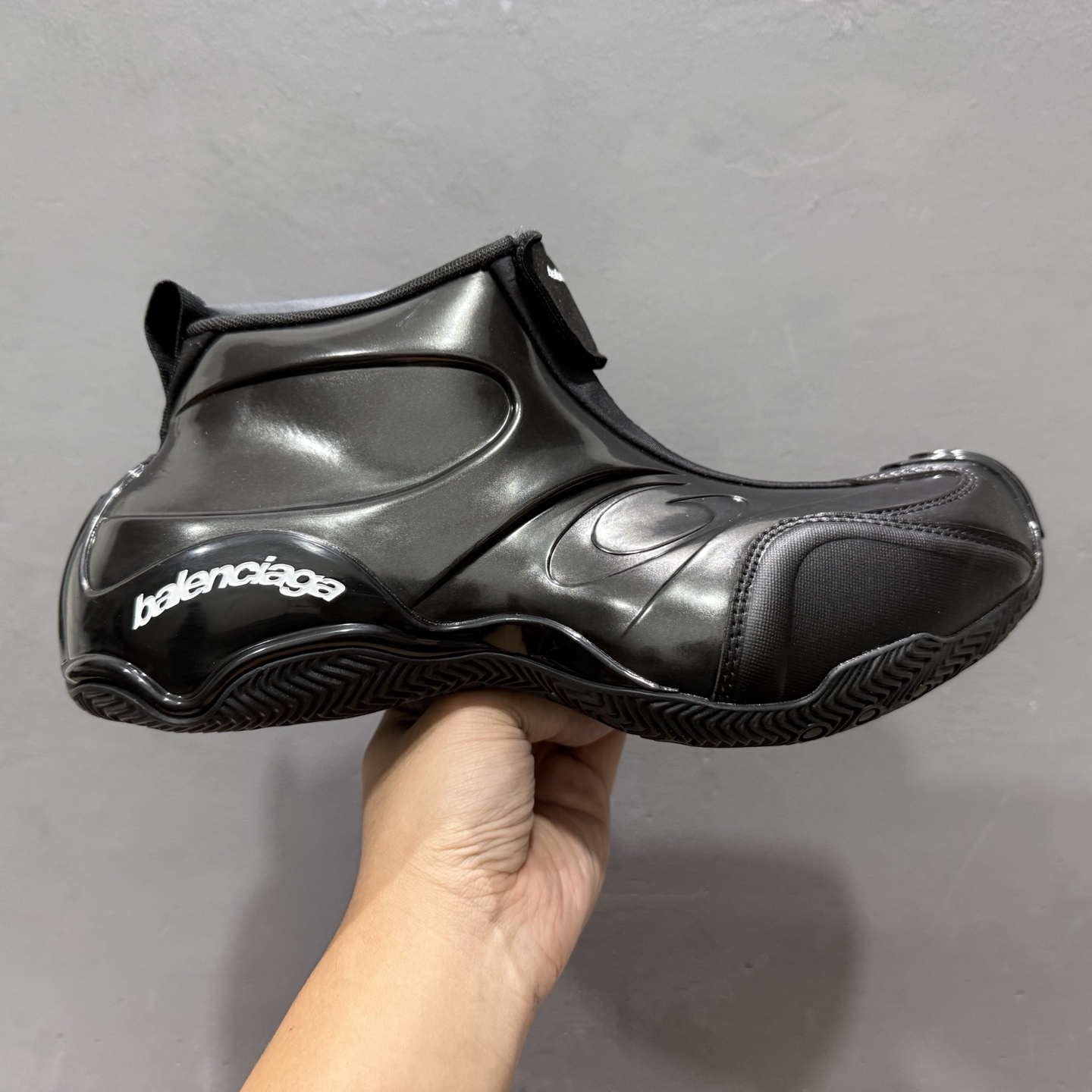 最新外贸批次 Balenciaga 巴黎世家 黑色 824909WBKB