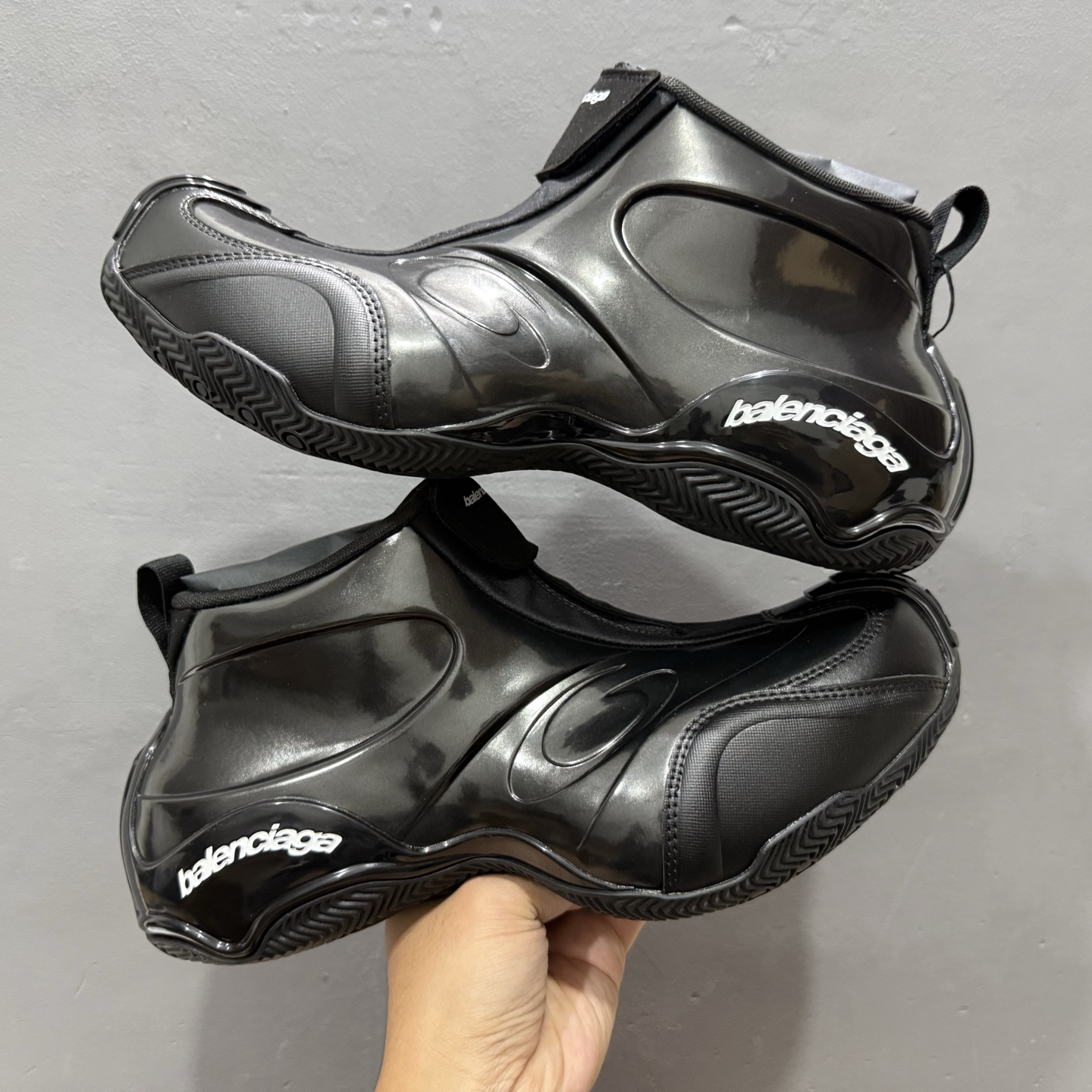 最新外贸批次 Balenciaga 巴黎世家 黑色 824909WBKB