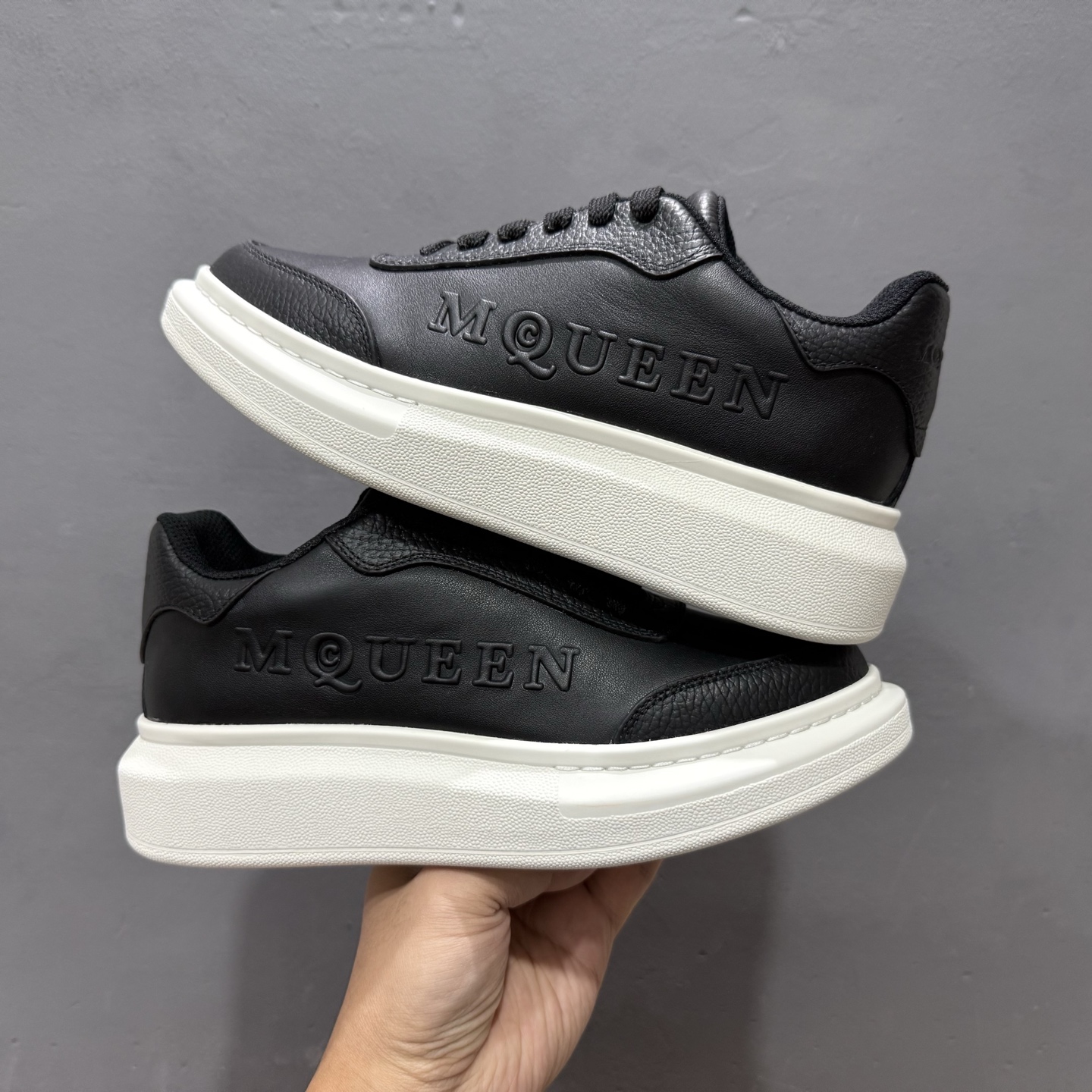 莞顶礼盒版Alexander McQueen 亚历山大麦昆小白鞋二代