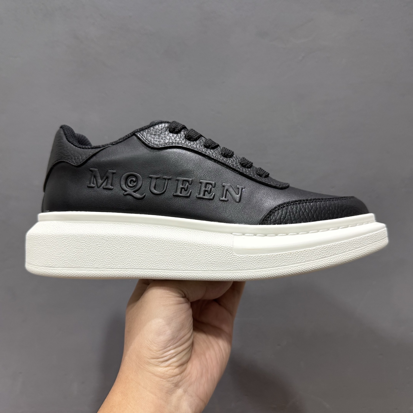 莞顶礼盒版Alexander McQueen 亚历山大麦昆小白鞋二代