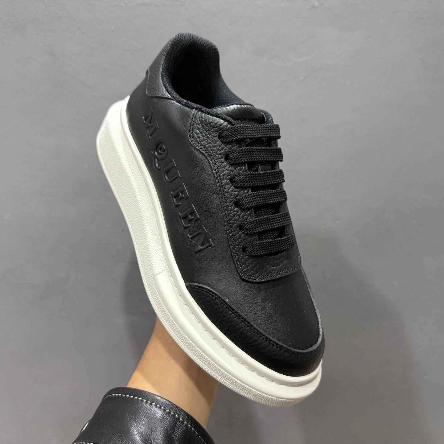 莞顶礼盒版Alexander McQueen 亚历山大麦昆小白鞋二代