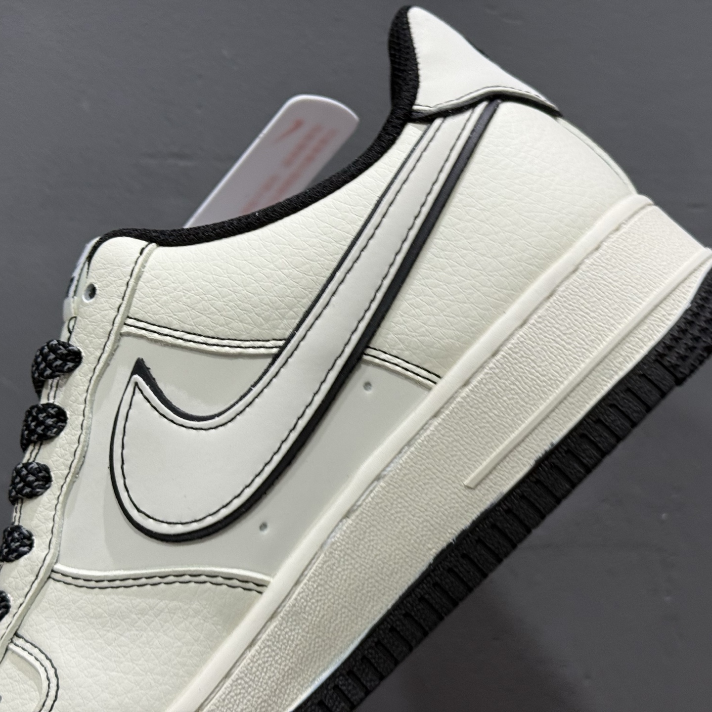 Nike AIR FORCE 1'07 LV8 联名款 空军一号低帮休闲板鞋 JP8028-060