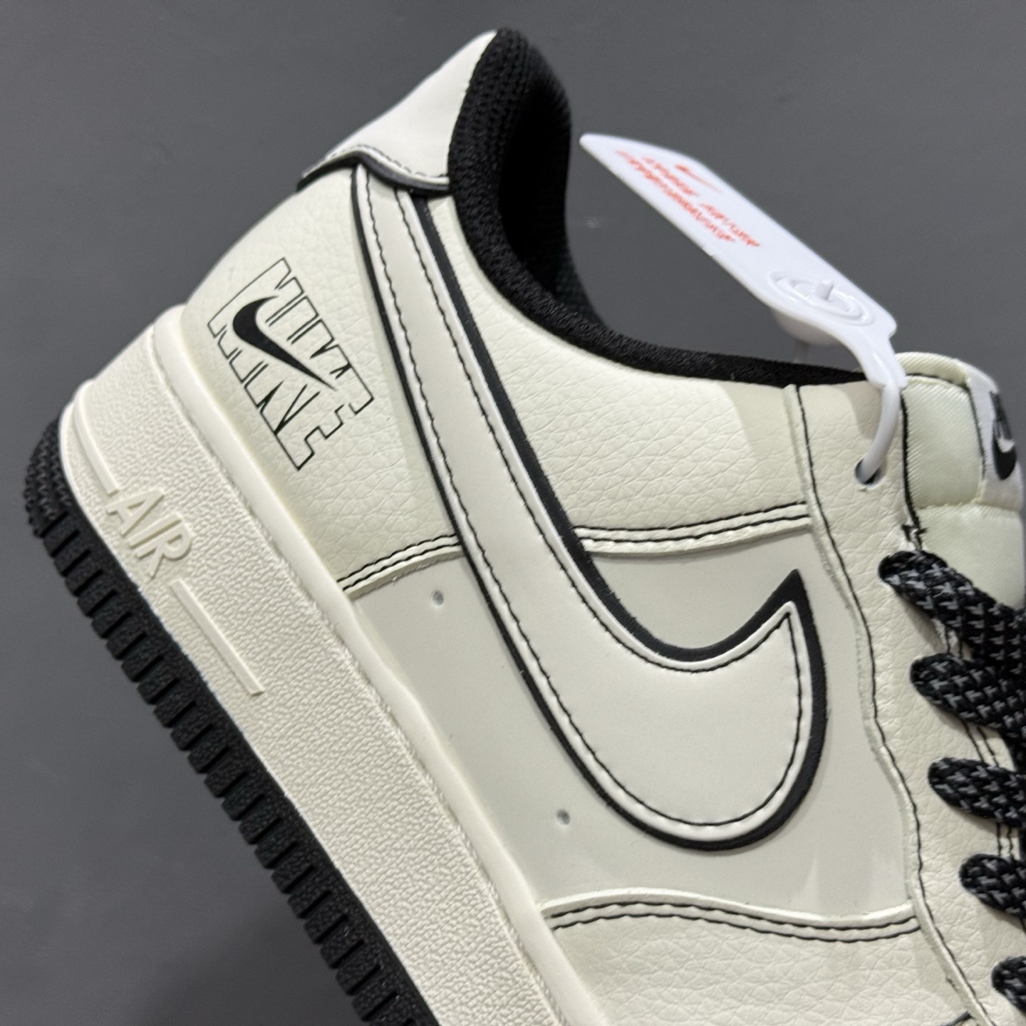 Nike AIR FORCE 1'07 LV8 联名款 空军一号低帮休闲板鞋 JP8028-060