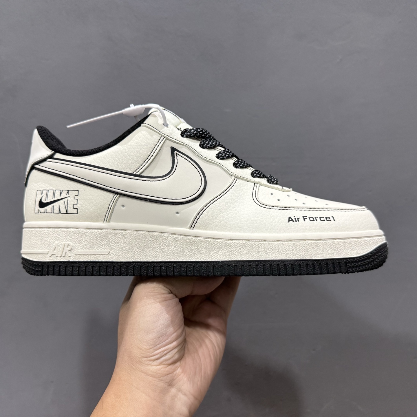 Nike AIR FORCE 1’07 LV8 联名款 空军一号低帮休闲板鞋 JP8028-060