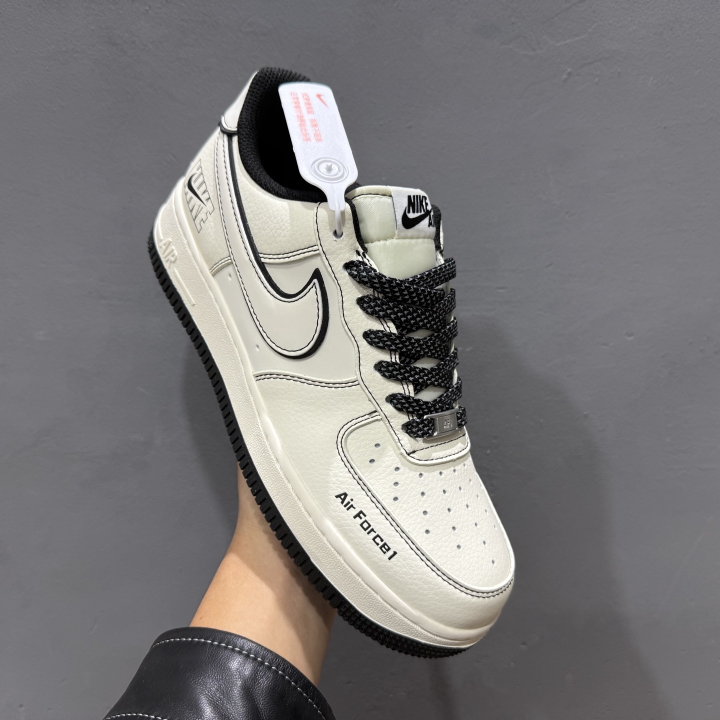 Nike AIR FORCE 1'07 LV8 联名款 空军一号低帮休闲板鞋 JP8028-060