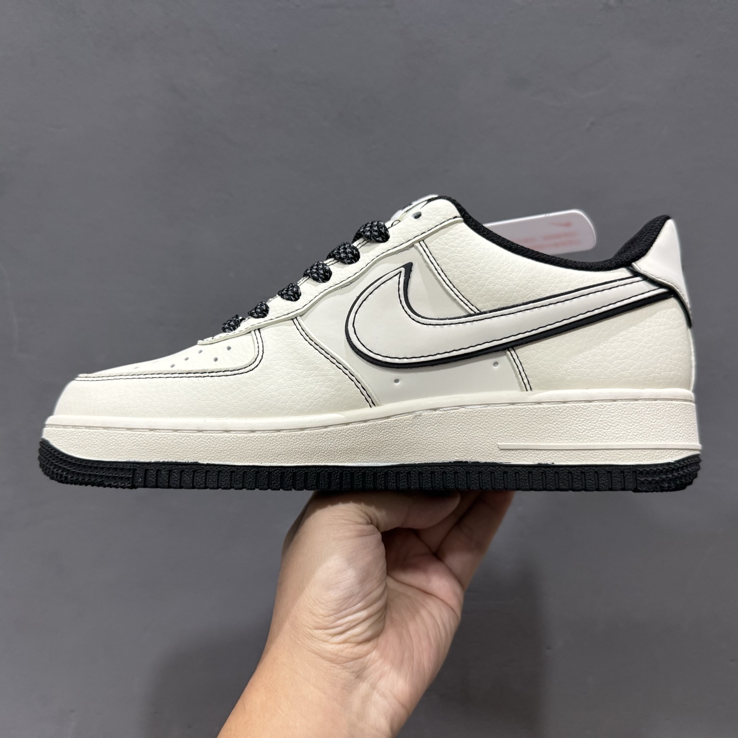 Nike AIR FORCE 1'07 LV8 联名款 空军一号低帮休闲板鞋 JP8028-060