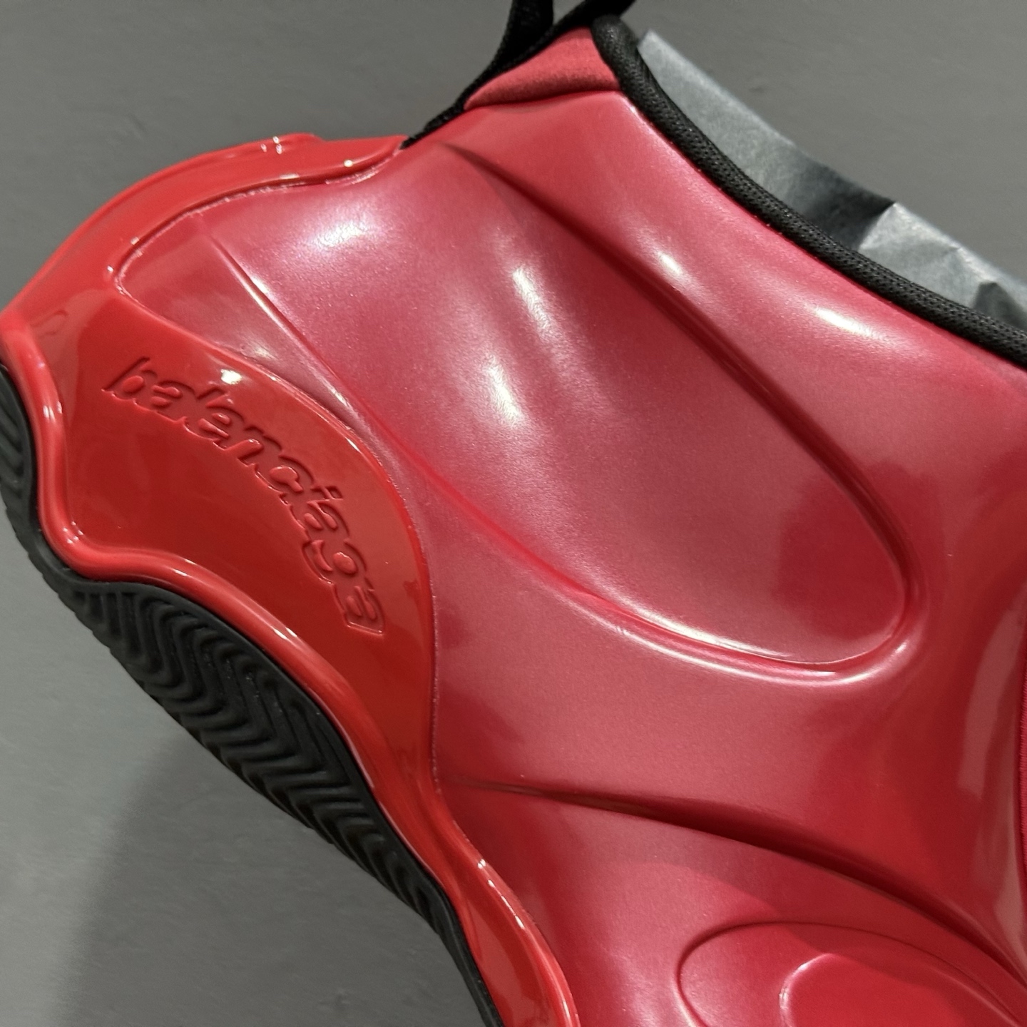 最新外贸批次 Balenciaga 巴黎世家 红色 824909WBKB