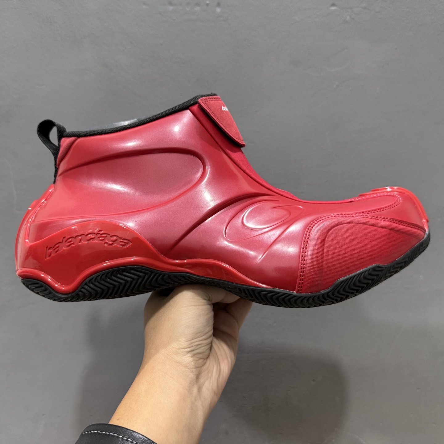 最新外贸批次 Balenciaga 巴黎世家 红色 824909WBKB