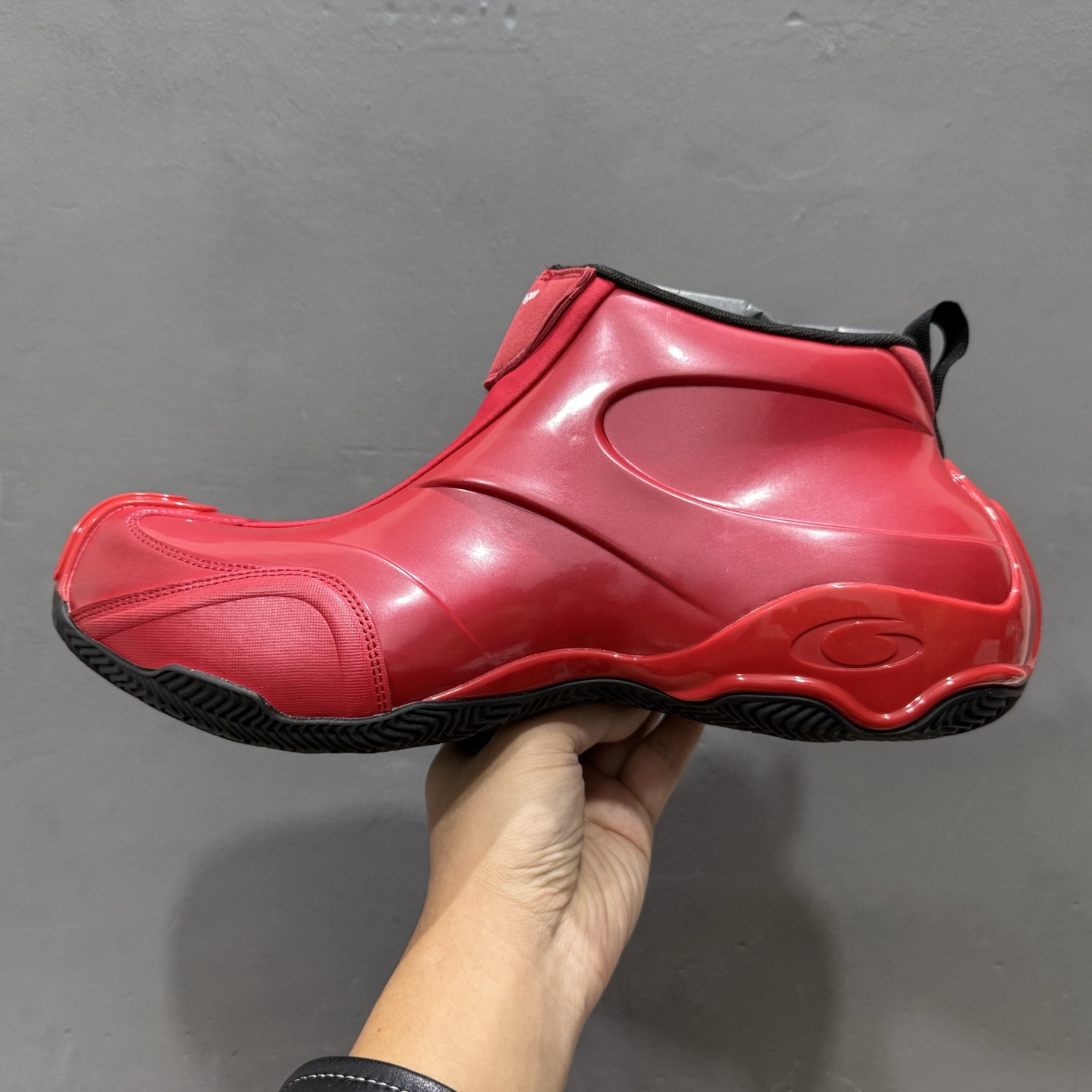 最新外贸批次 Balenciaga 巴黎世家 红色 824909WBKB