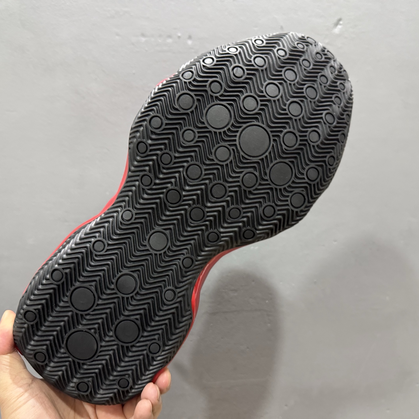 最新外贸批次 Balenciaga 巴黎世家 红色 824909WBKB