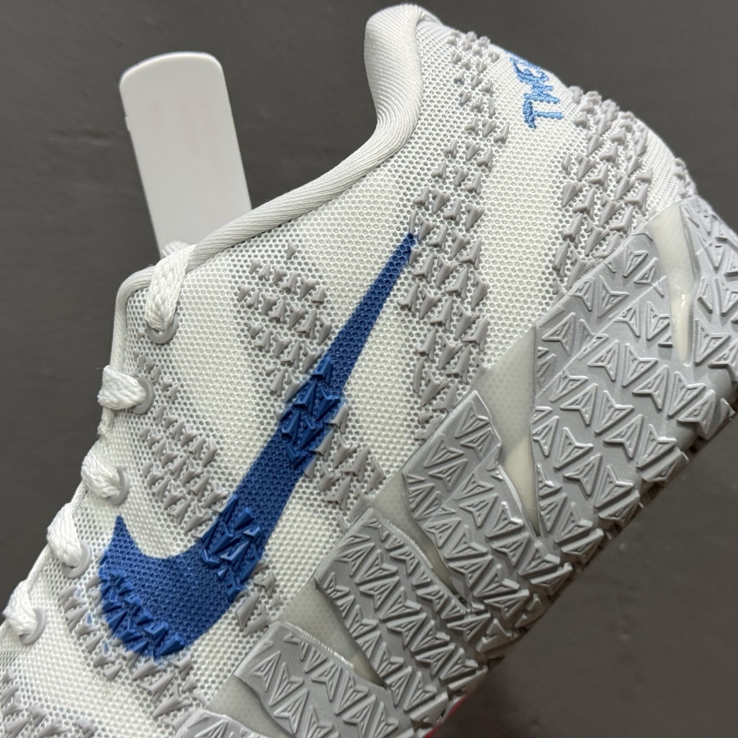 300 纯原 NK JA 3 EP 莫兰特三代 男子实战篮球鞋 HF2794-100