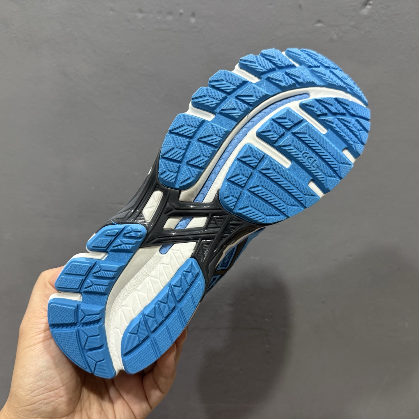 ASICS/亚瑟士GEL-NYC透气网眼鞋面 1203A621-400 ASICS/亚瑟士GEL-NYC透气网眼鞋面 1203A621-400