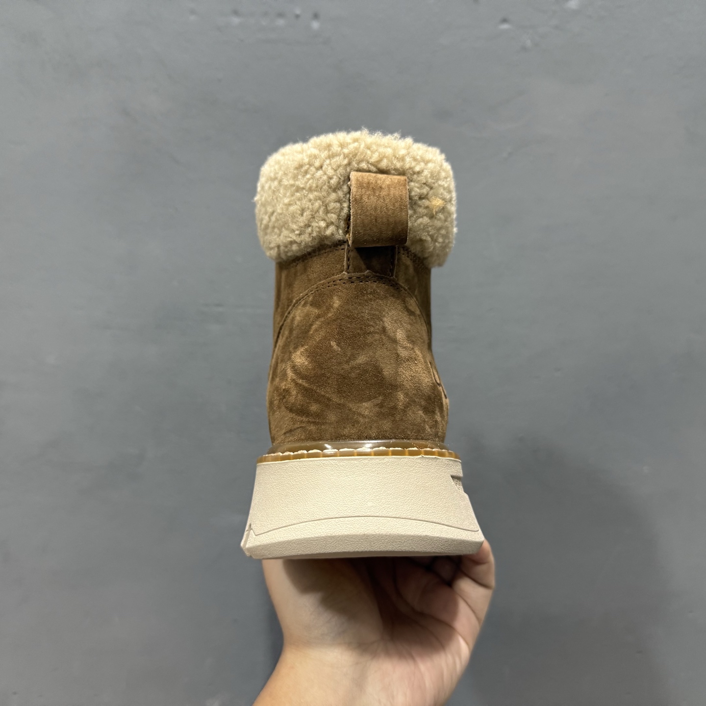 UGGTasman Weather Hybrid 塔斯曼混合系列中帮轻量休闲马丁靴