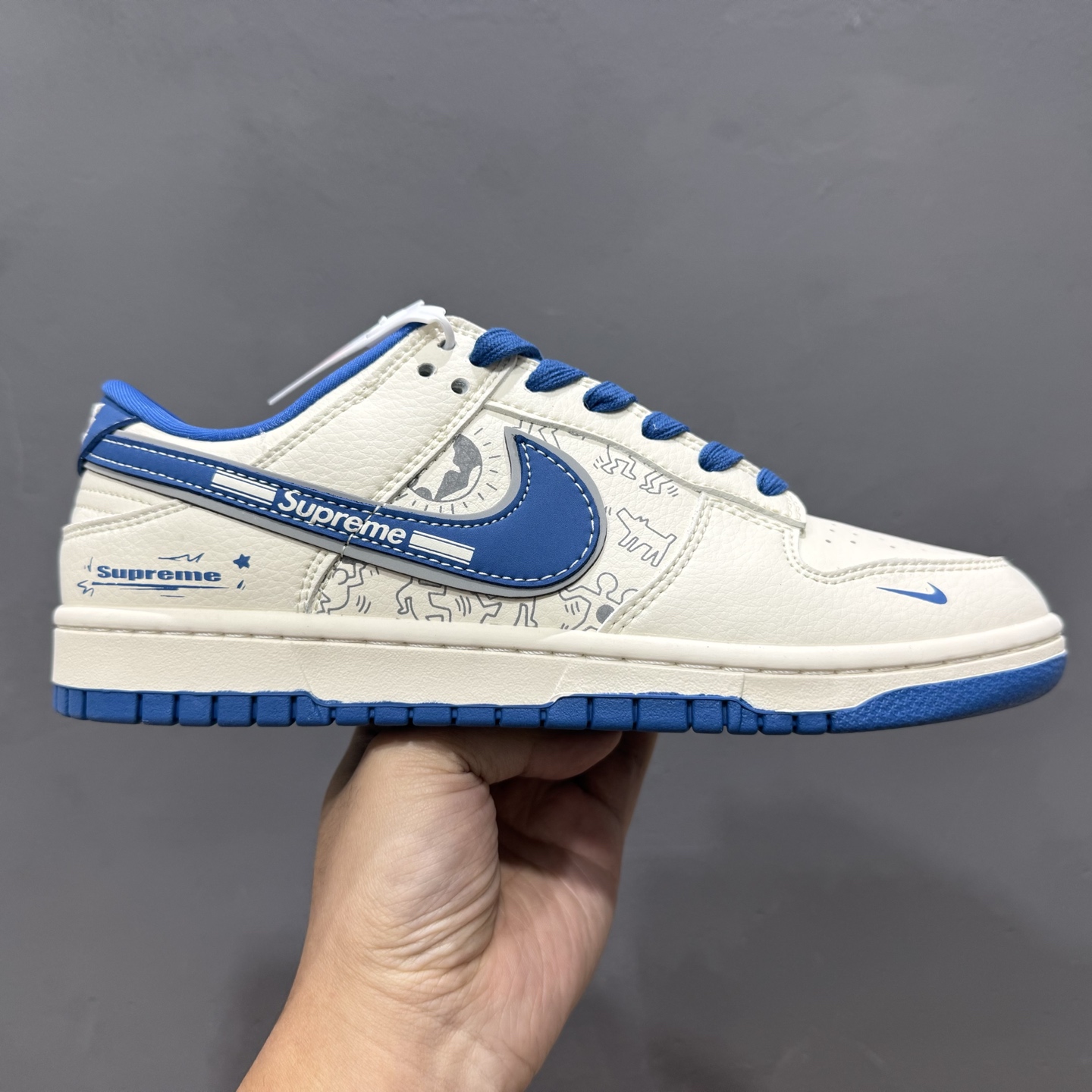 高端定制Nike SB Dunk Low “Superme联名——奶白蓝渡鸦” 高端定制 低帮休闲板鞋 XD1588-237