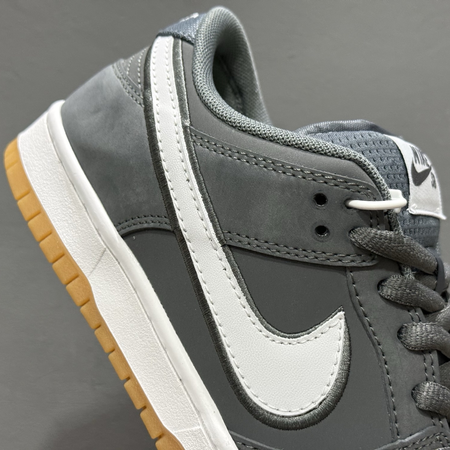 Nike SB Dunk Low 低帮休闲板鞋 FZ1287-300 Nike SB Dunk Low 低帮休闲板鞋 FZ1287-300