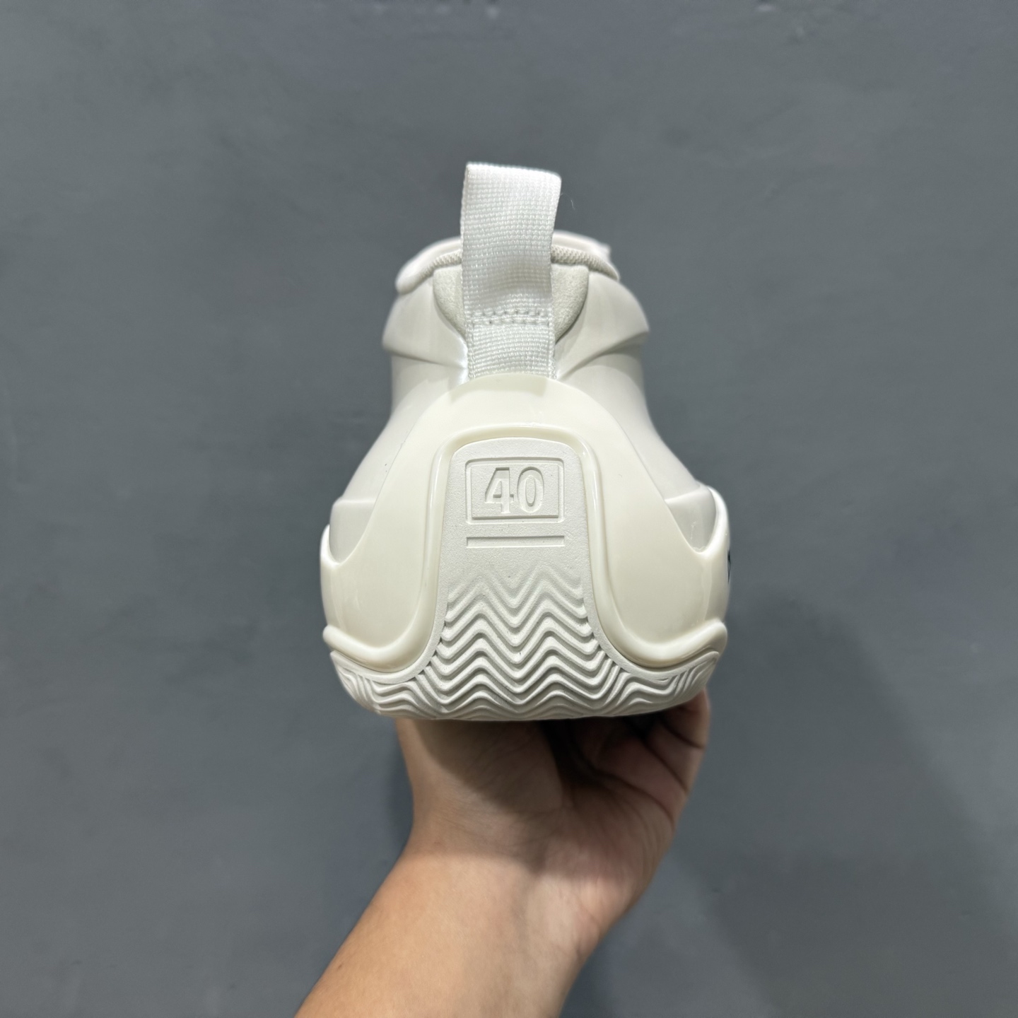 最新外贸批次 Balenciaga 巴黎世家 白色 824909WBKB 最新外贸批次 Balenciaga 巴黎世家 白色 824909WBKB