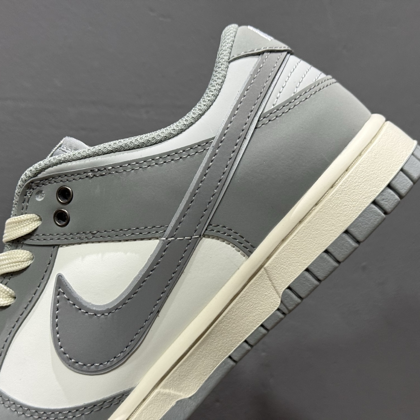 Nike SB Dunk Low 周年高端定制 低帮休闲板鞋 GW0510-051 Nike SB Dunk Low 周年高端定制 低帮休闲板鞋 GW0510-051