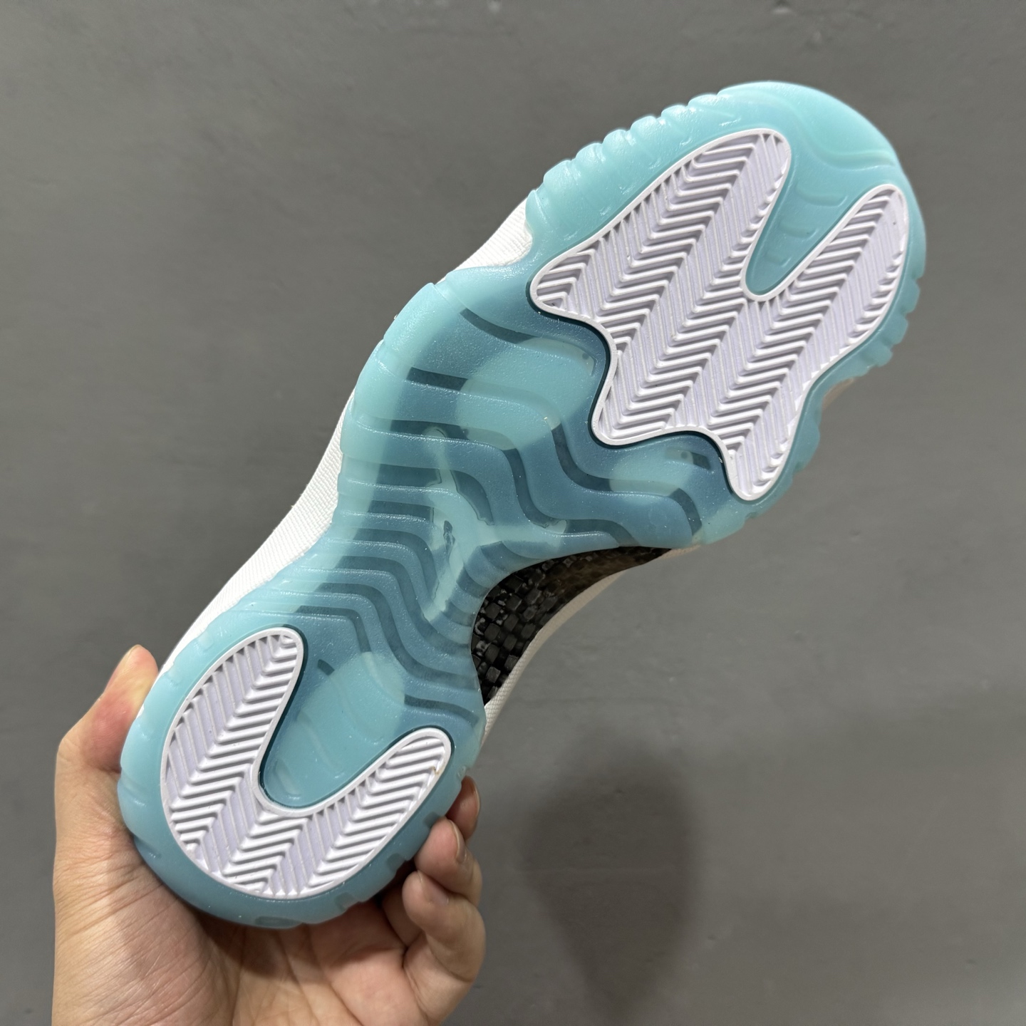 Air Jordan 11 Retro 纯原版本 AJ11 高帮复刻卡其蓝 IO8960-707