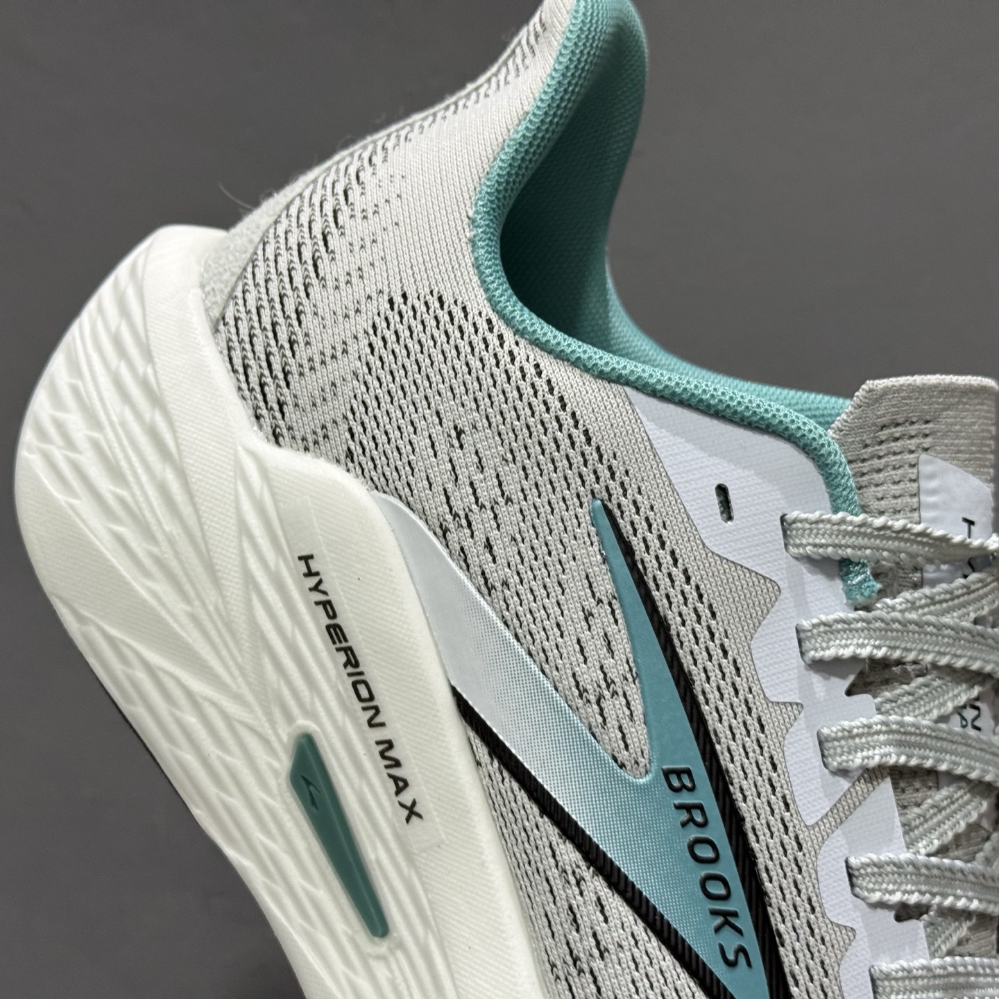 布鲁克斯Brooks HyperiMax 2 烈风2系列低帮透气缓震支撑休闲运动慢跑鞋 110434 1D 401 布鲁克斯Brooks HyperiMax 2 烈风2系列低帮透气缓震支撑休闲运动慢跑鞋 110434 1D 401