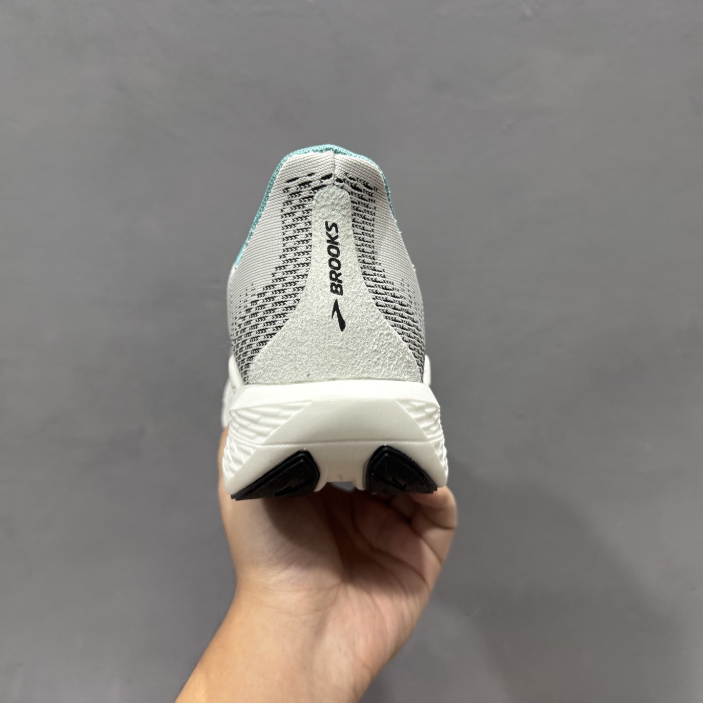 布鲁克斯Brooks HyperiMax 2 烈风2系列低帮透气缓震支撑休闲运动慢跑鞋 110434 1D 401 布鲁克斯Brooks HyperiMax 2 烈风2系列低帮透气缓震支撑休闲运动慢跑鞋 110434 1D 401