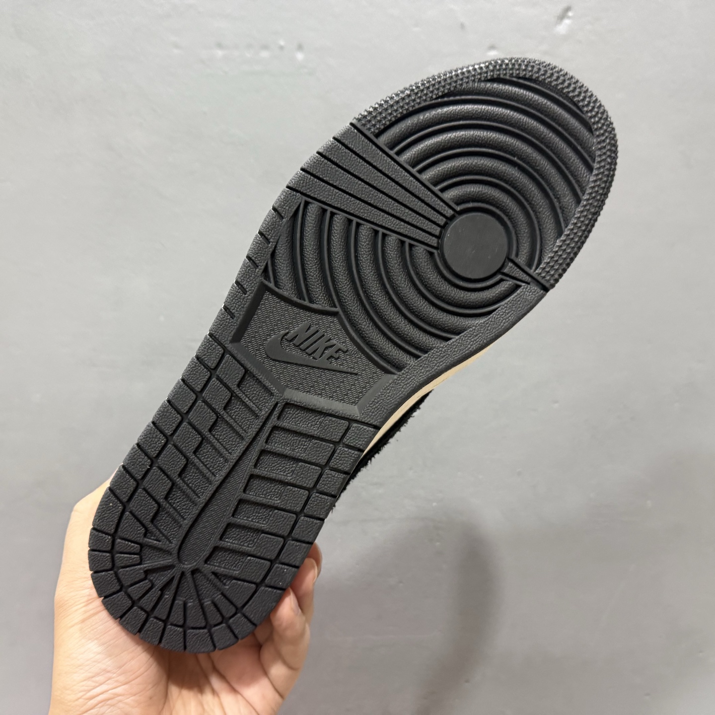 Travis Scott x Fragment Design x Air Jordan 1 Low SP AJ1 乔1联名 雏菊米灰黑 低帮文化休闲板鞋 QW5088-207 Travis Scott x Fragment Design x Air Jordan 1 Low SP AJ1 乔1联名 雏菊米灰黑 低帮文化休闲板鞋 QW5088-207