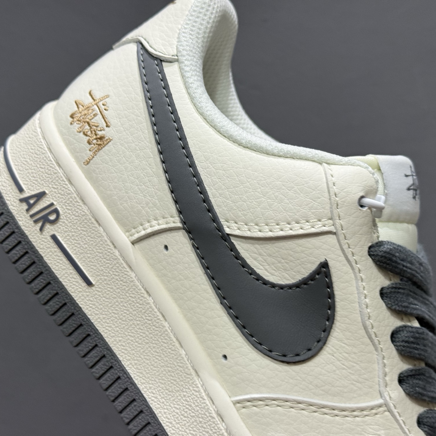 NIke Air Force 1 '07 Low “斯图西联名--米深灰金标”空军一号 低帮 XX3168-223