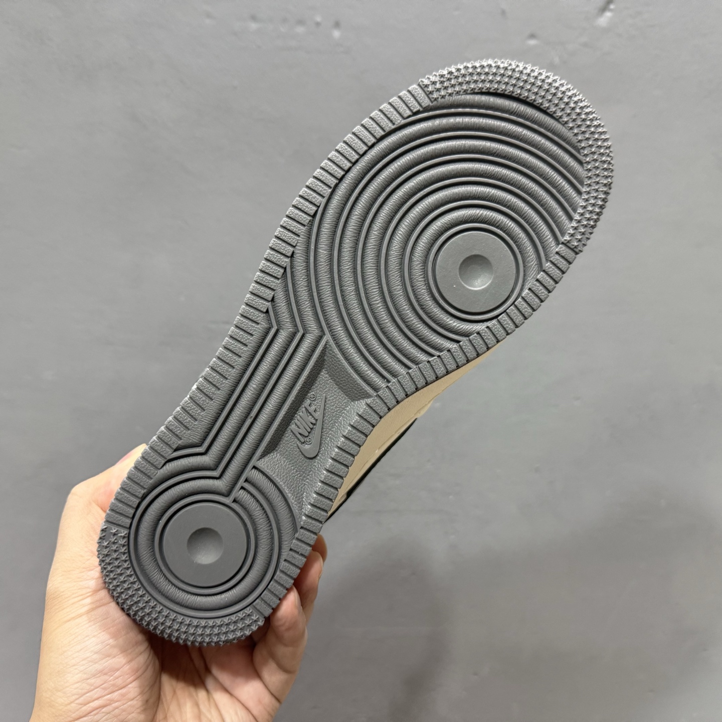 NIke Air Force 1 '07 Low “斯图西联名--米深灰金标”空军一号 低帮 XX3168-223