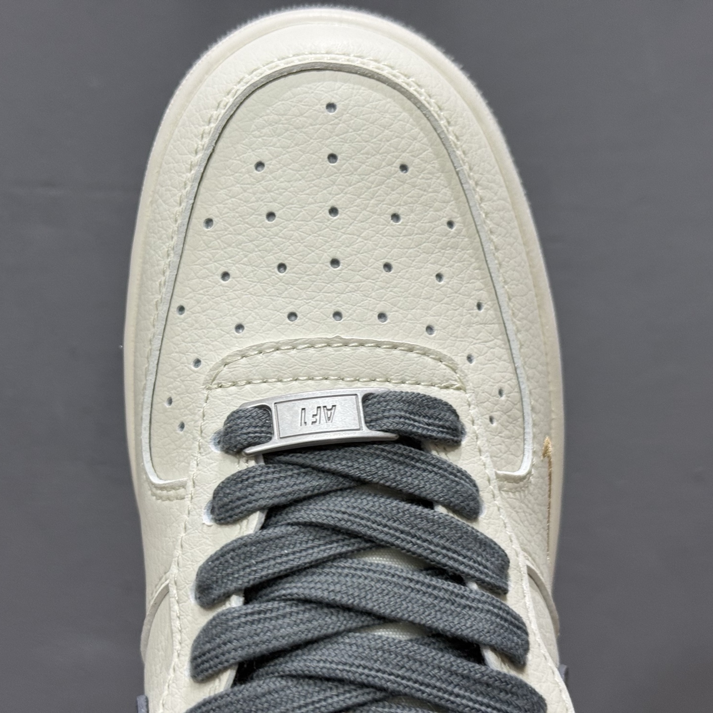 NIke Air Force 1 '07 Low “斯图西联名--米深灰金标”空军一号 低帮 XX3168-223