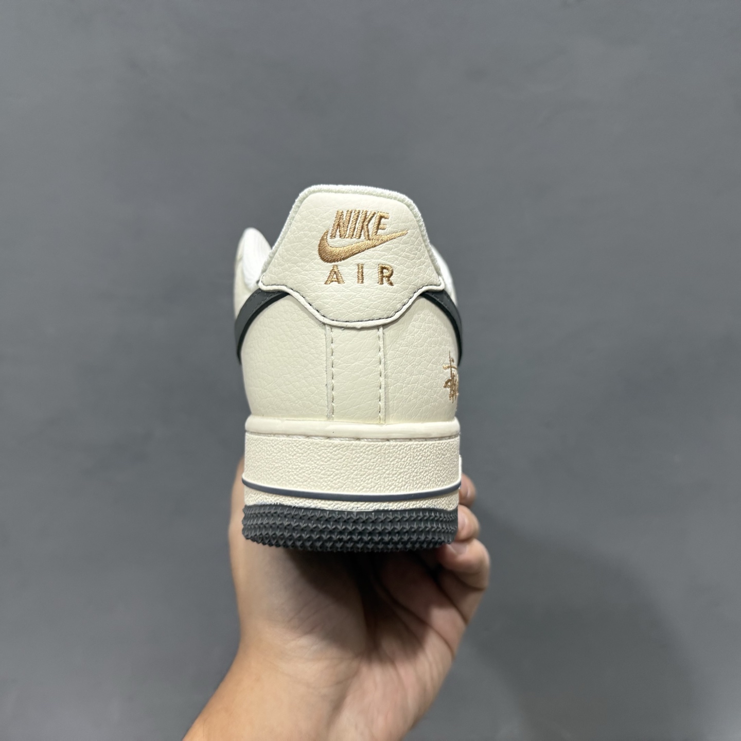 NIke Air Force 1 '07 Low “斯图西联名--米深灰金标”空军一号 低帮 XX3168-223
