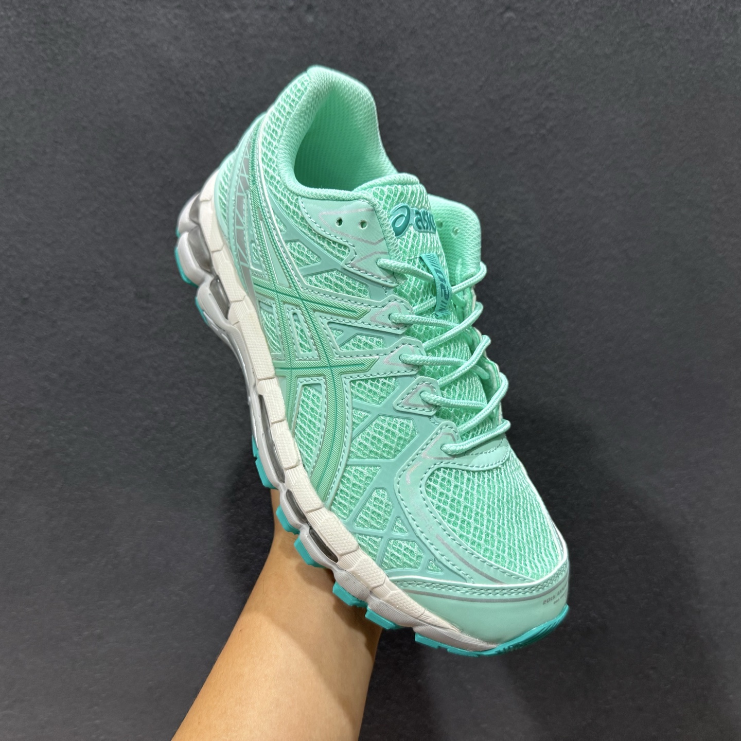 ASICS/亚瑟士GEL-NYC透气网眼鞋面配合部分合成革材质 1203A758-300