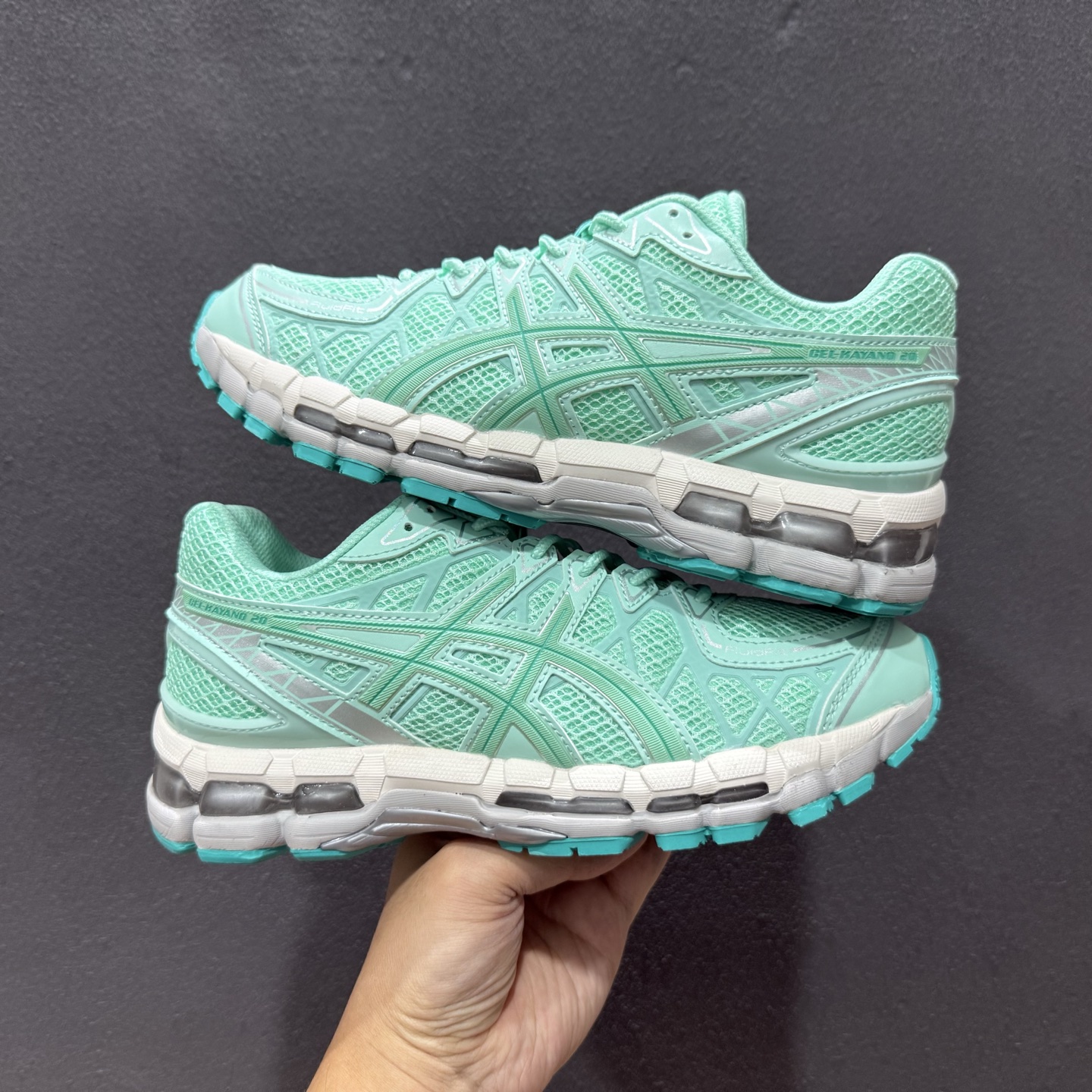 ASICS/亚瑟士GEL-NYC透气网眼鞋面配合部分合成革材质 1203A758-300