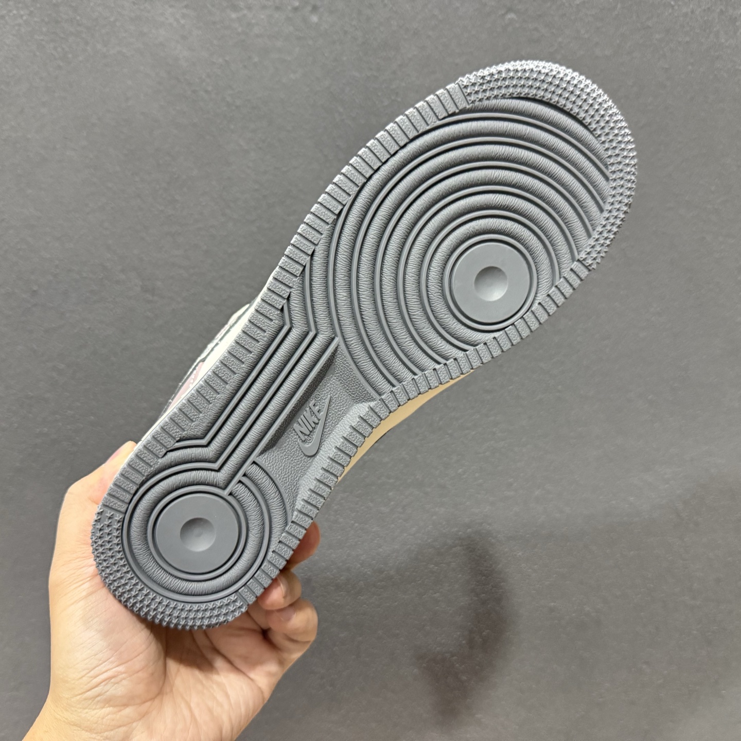 Nike Air Force 1 '07 Low “北面联名——米灰黑涂鸦勾”空军一号 高端定制 低帮 运动鞋 休闲鞋 QW5606-271 Nike Air Force 1 '07 Low “北面联名——米灰黑涂鸦勾”空军一号 高端定制 低帮 运动鞋 休闲鞋 QW5606-271