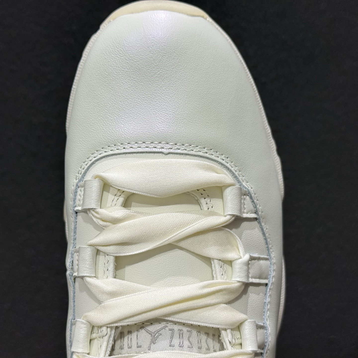 Air Jordan 11 Retro ”Pearl” AJ11 乔11珍珠白 AR0715-110 Air Jordan 11 Retro ”Pearl” AJ11 乔11珍珠白 AR0715-110