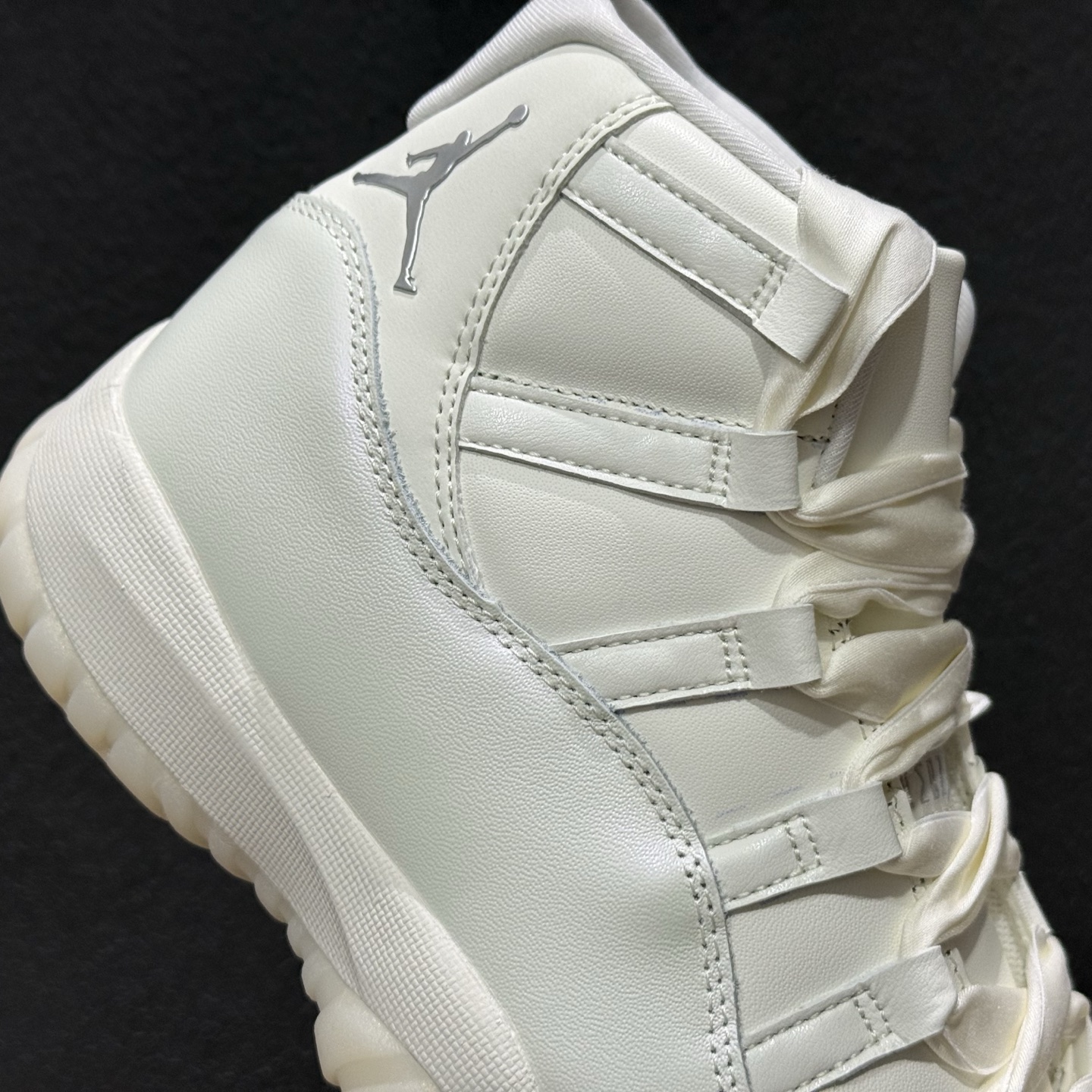 Air Jordan 11 Retro ”Pearl” AJ11 乔11珍珠白 AR0715-110 Air Jordan 11 Retro ”Pearl” AJ11 乔11珍珠白 AR0715-110